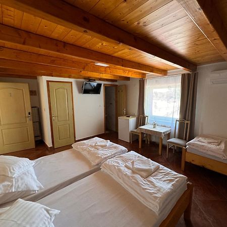 Bed and Breakfast Fuerdo Panzio à Karcag Extérieur photo