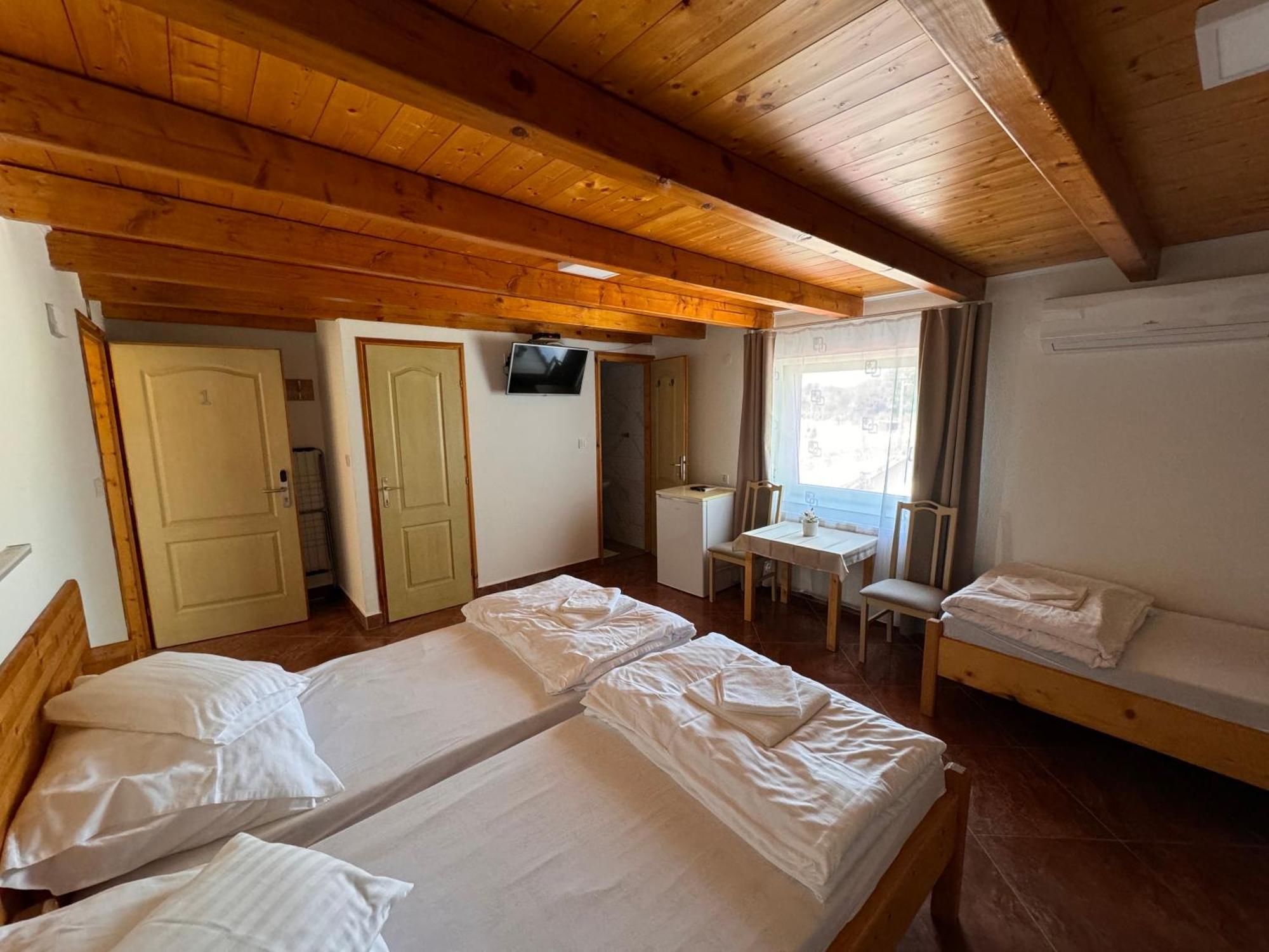 Bed and Breakfast Fuerdo Panzio à Karcag Extérieur photo